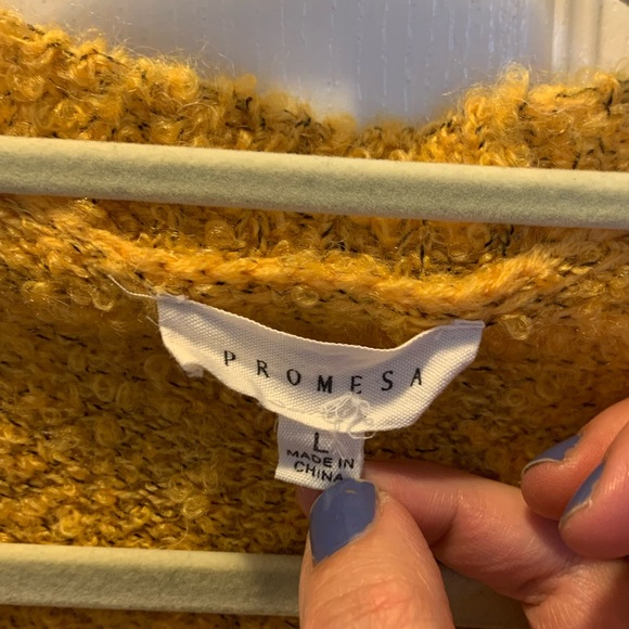 Promesa Honey Sweater - Picture 2 of 4